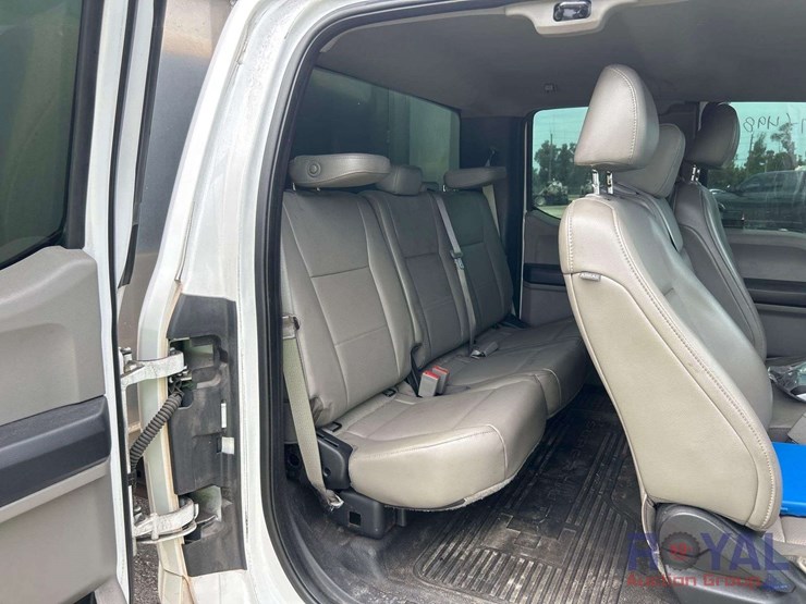 2017-ford-f550-image-35