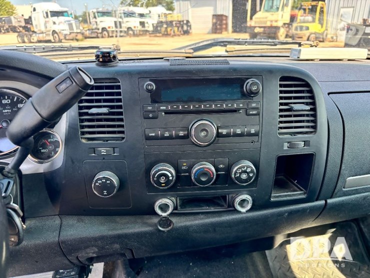 2008-chevrolet-silverado-image-61