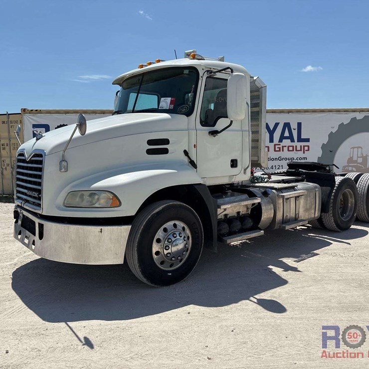 2014 Mack CXU613 T/A Day Cab Truck Tractor