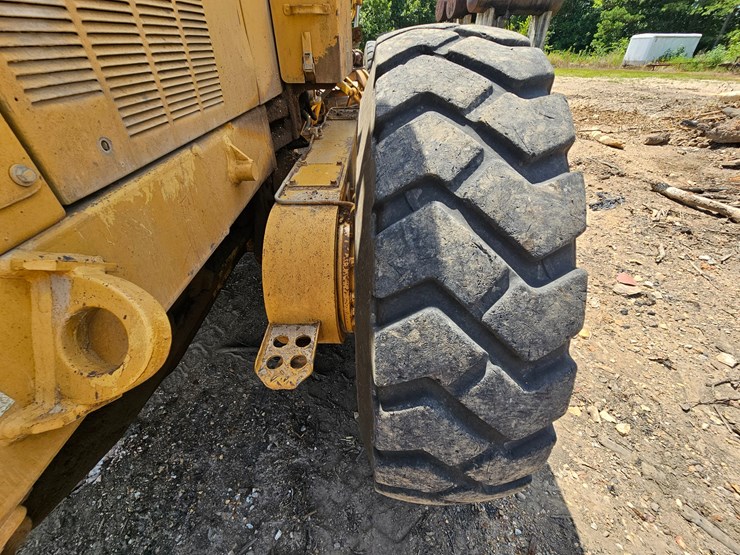 2002-caterpillar-12h-image-121