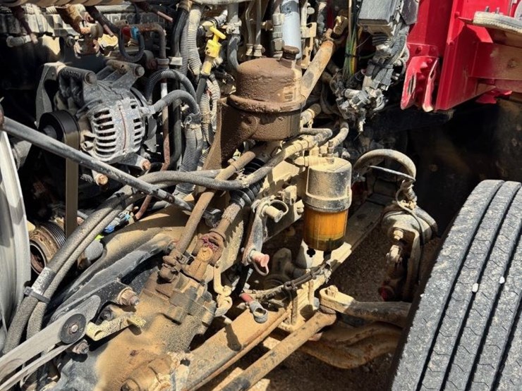 2012-peterbilt-384-image-7