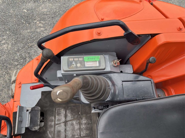 2004-hitachi-ex30u-image-22