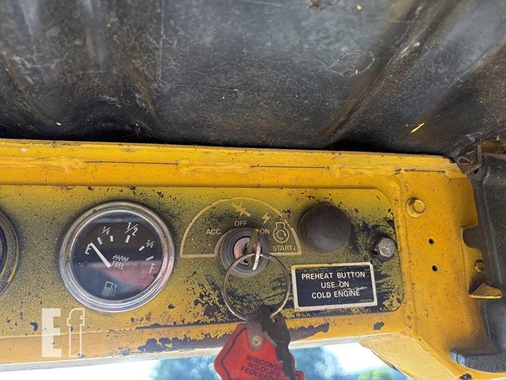 new-holland-l553-image-16