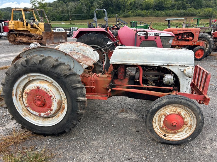 ford-tractor-image-3