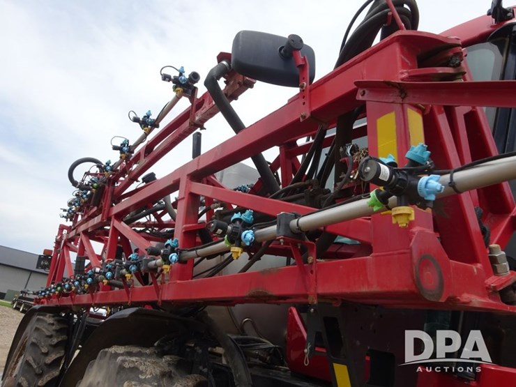 2011-case-ih-patriot-4420-image-57