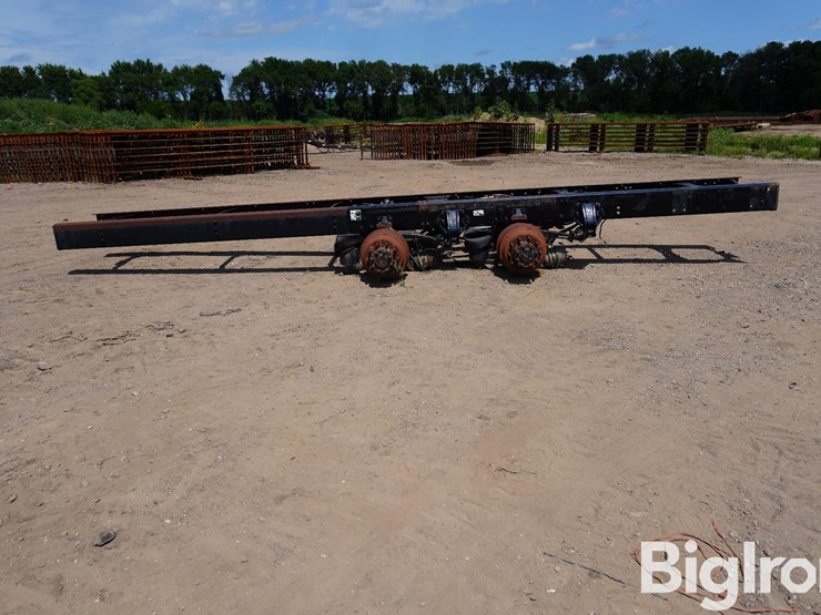 peterbilt-frame-w/rear-ends-image-4