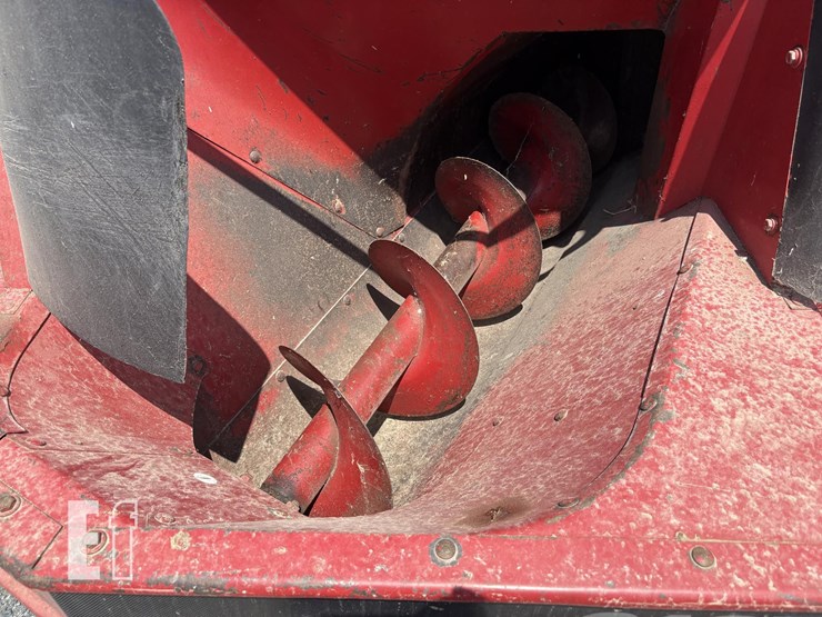 2002-case-ih-600-image-4
