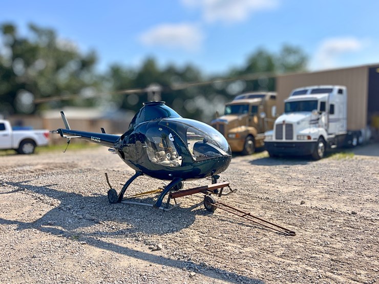 rotorway-exec-162f-helicopter-with-custom-enclosed-trailer-image-4