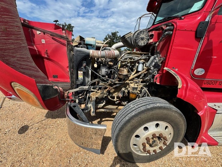 2012-peterbilt-384-image-6