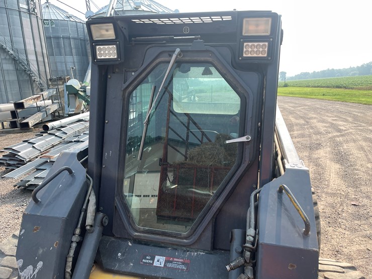 new-holland-ls180-image-19