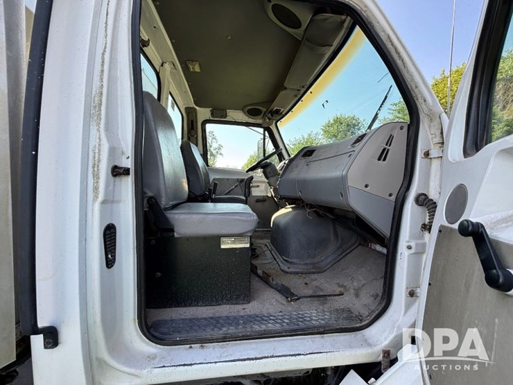 2000-sterling-dry-tender-truck-(gp11245,-unit-123831)-image-77