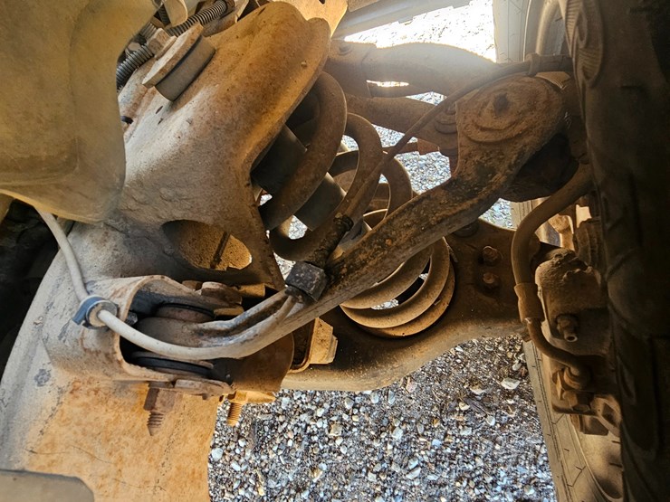 2004-chevrolet-silverado-image-61