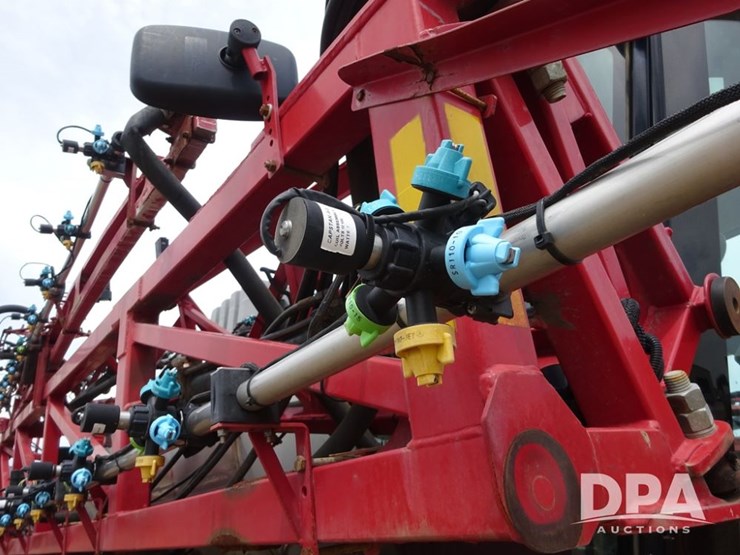 2011-case-ih-patriot-4420-image-55