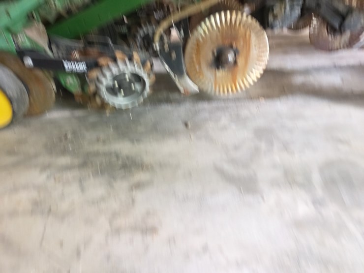 john-deere-7200-image-40