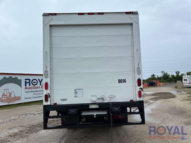 2013-mitsubishi-fuso-fec92s-image-23