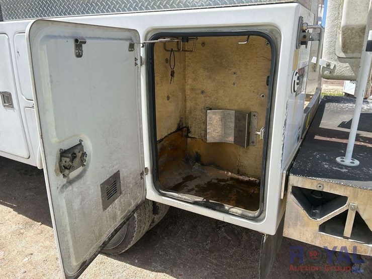 2013-ford-f450-image-22