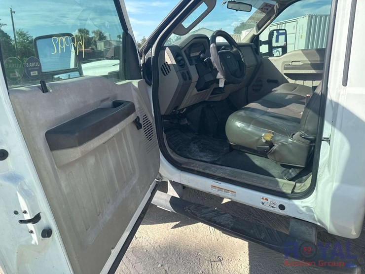 2009-ford-f550-image-11