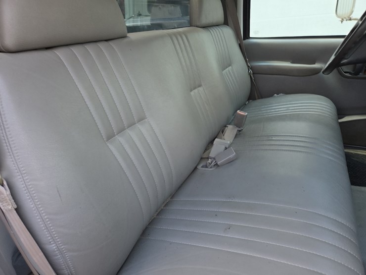 2000-gmc-3500hd-image-12
