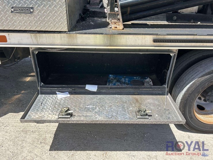2017-ford-f550-image-26