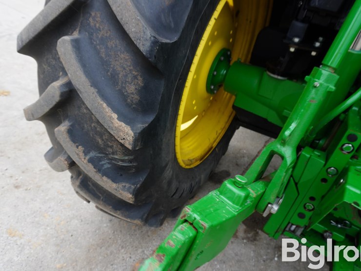 2020-john-deere-6120m-image-18