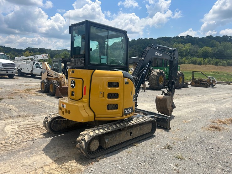 2021-deere-35g-image-7