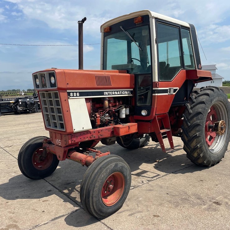 INTERNATIONAL 886