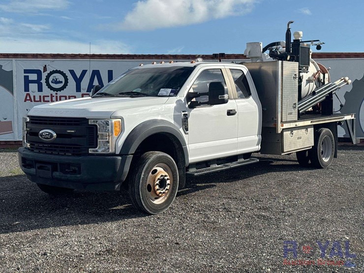 2017-ford-f550-image-1