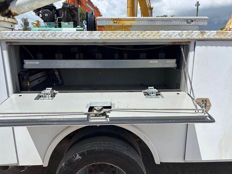 2014-auto-crane-6406h-image-37