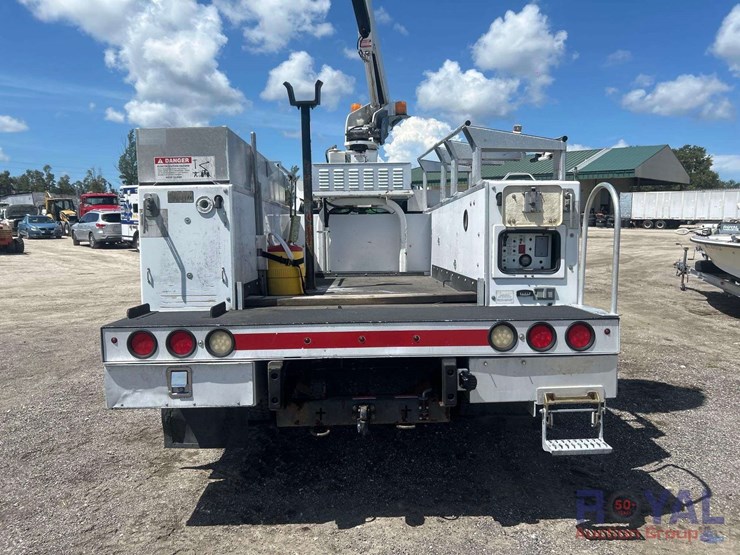 2012-ram-4500-versalift-bucket-truck-image-21