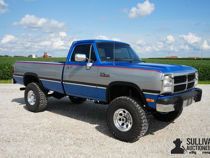 1993-dodge-w350-image-3