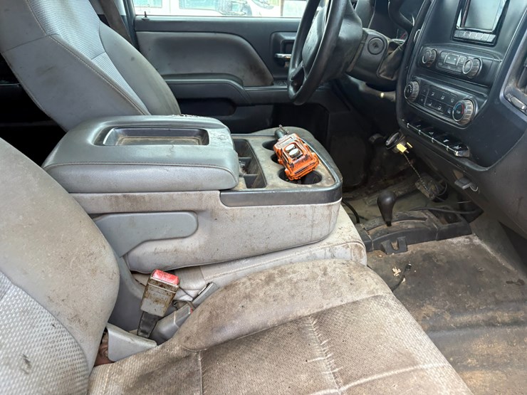 2015-chevrolet-silverado-3500-image-21