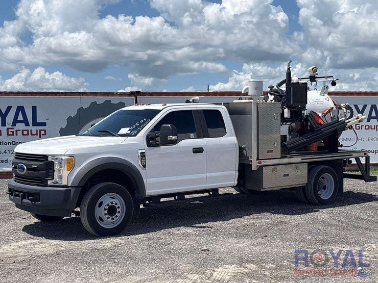 2017-ford-f550-image-1