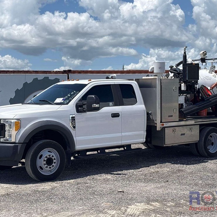 2017 FORD F550