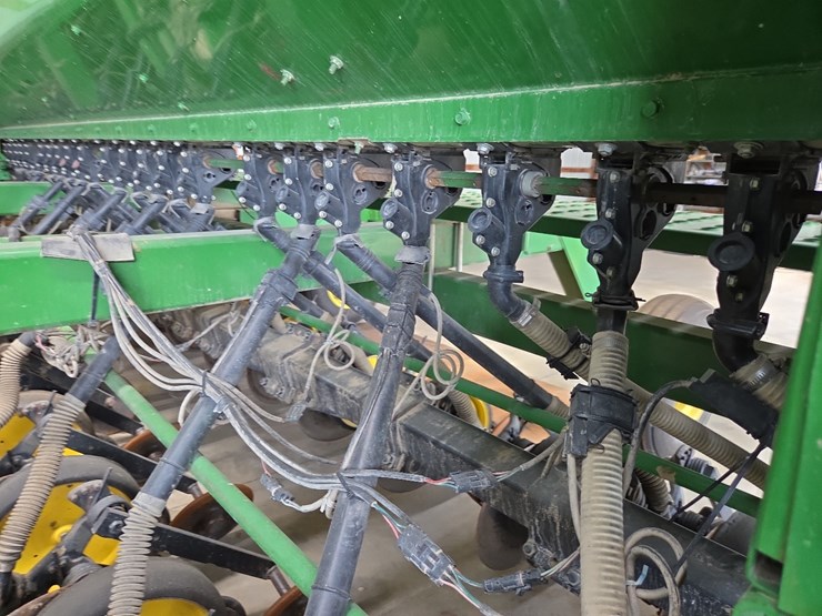 john-deere-750-image-10
