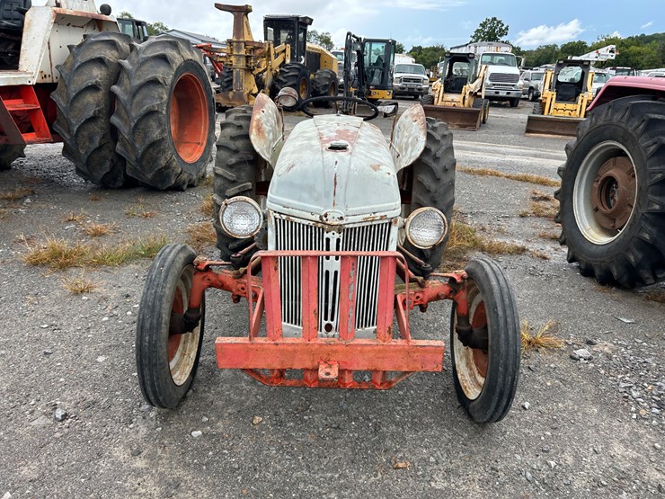 ford-tractor-image-2