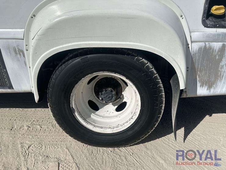 2015-ford-e350-image-16