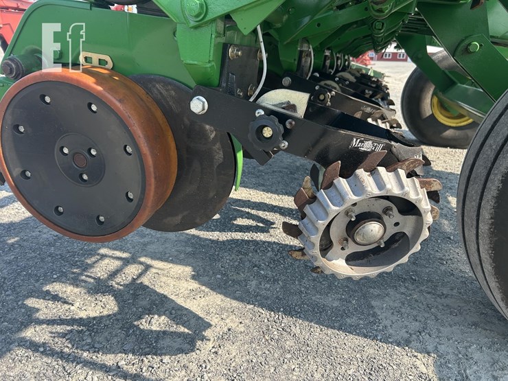 john-deere-7240-image-8