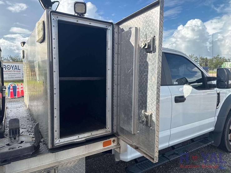 2017-ford-f550-image-34
