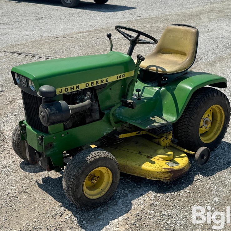JOHN DEERE 140