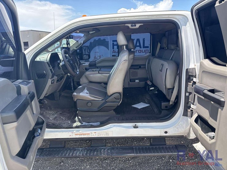 2017-ford-f550-image-7
