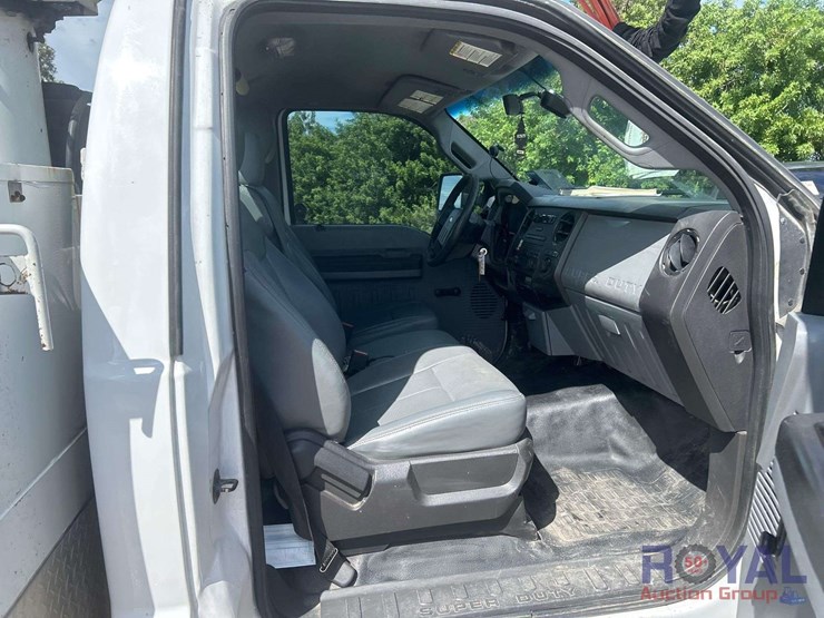 2014-ford-f550-image-38