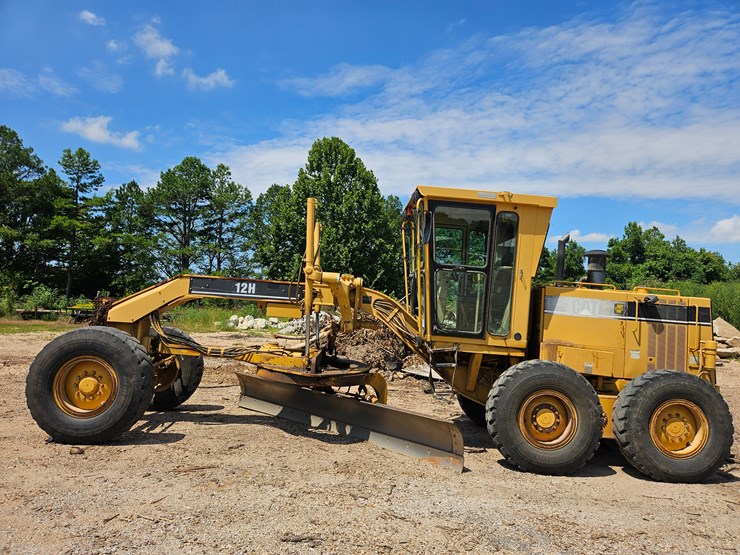 2002-caterpillar-12h-image-8