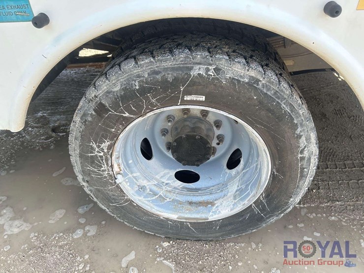 2014-ford-f550-image-19