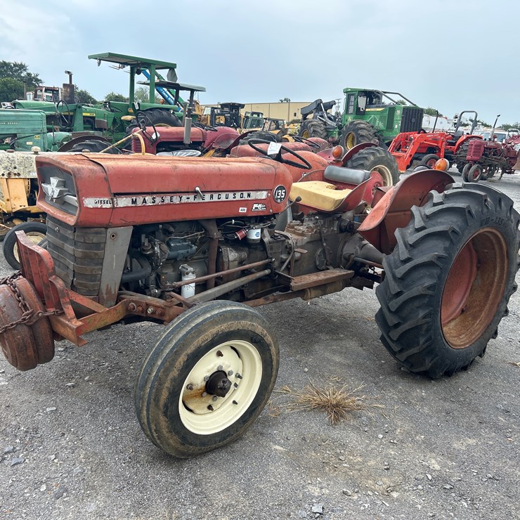 MASSEY-FERGUSON 135