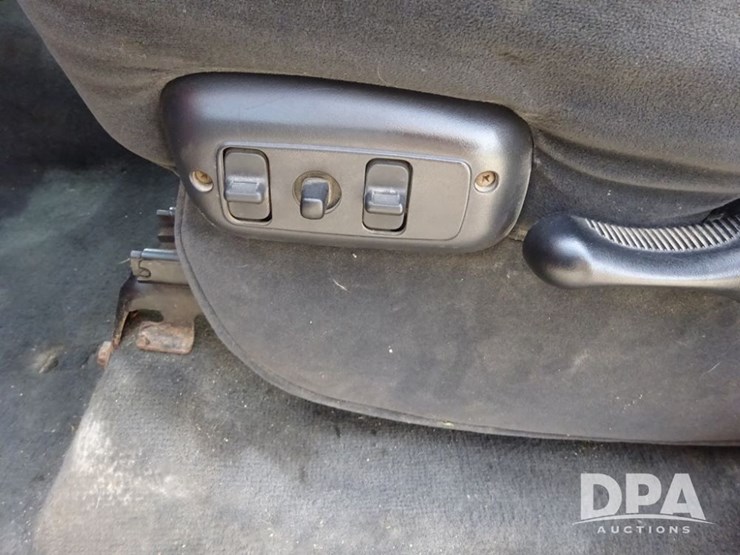 2004-dodge-ram-2500-image-76