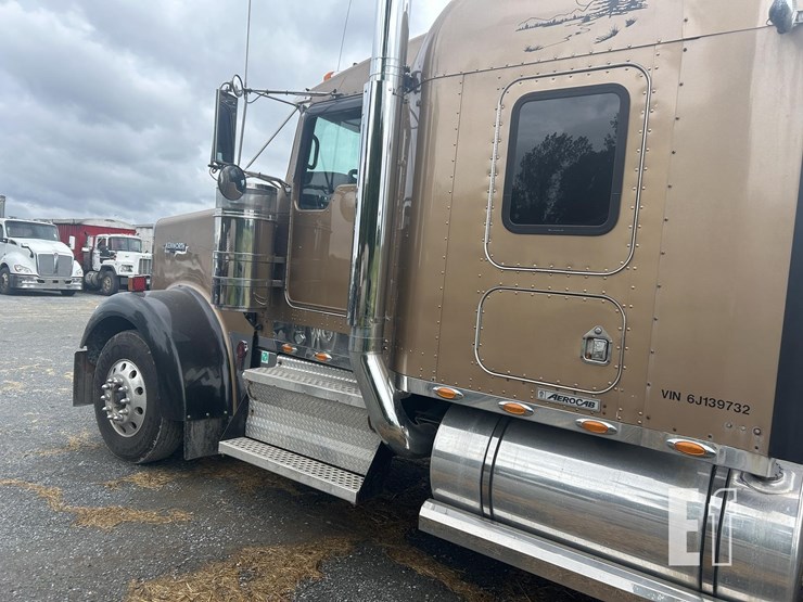2006-kenworth-w900l-image-6