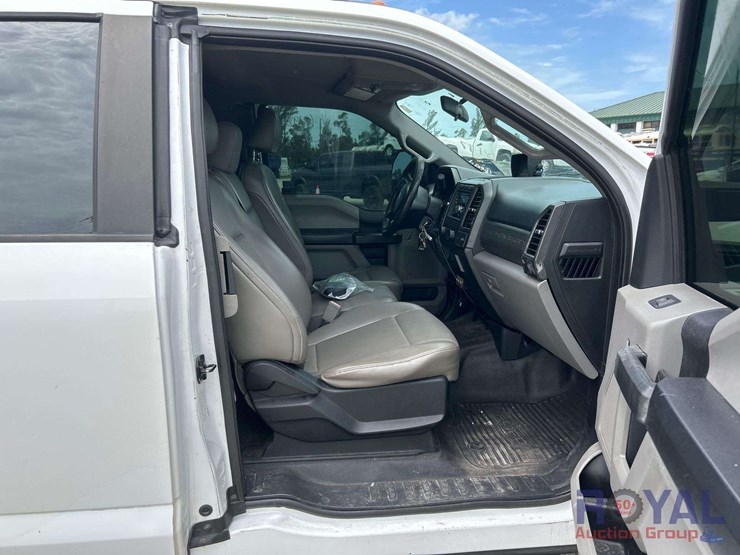 2017-ford-f550-image-37