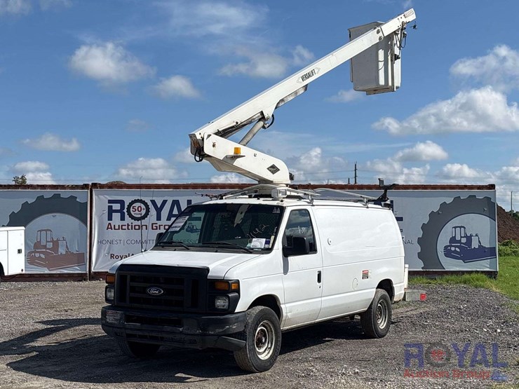 2008-ford-e-350-versalift-vantel29n-29ft-bucket-van-image-1