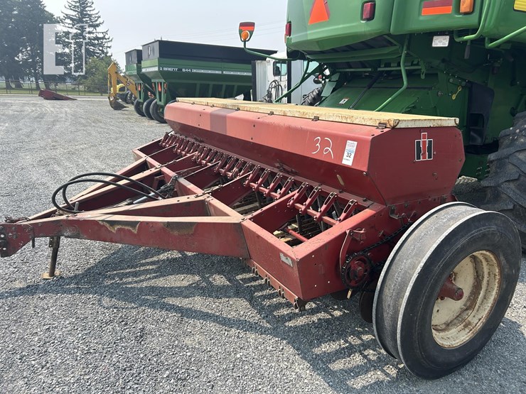 case-ih-5100-image-1