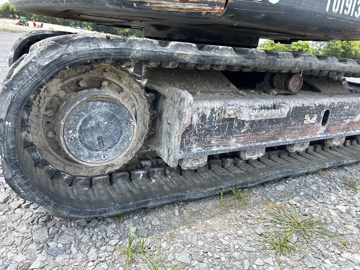 2017-bobcat-e85-image-11